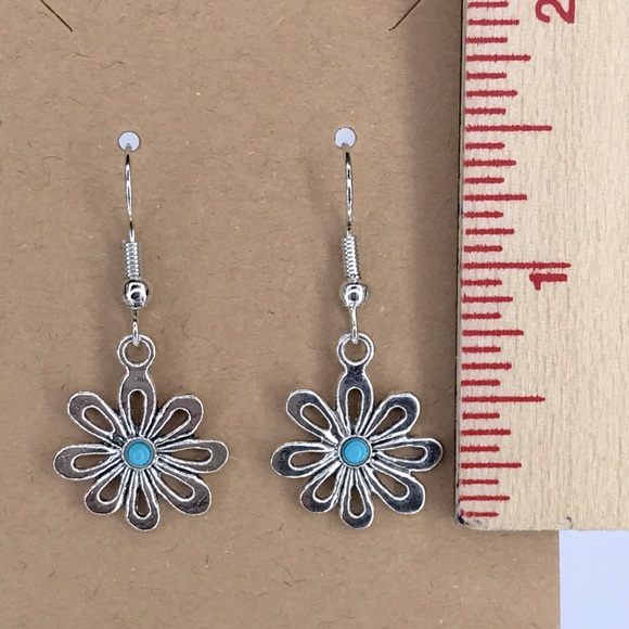 Boho Drop Dangle Flower Earrings - Picture 2 of 2
